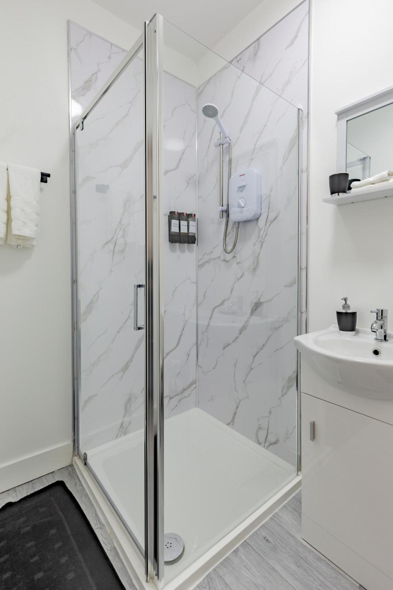 Stay Hub City Centre - Self Check-In Birmingham Room photo